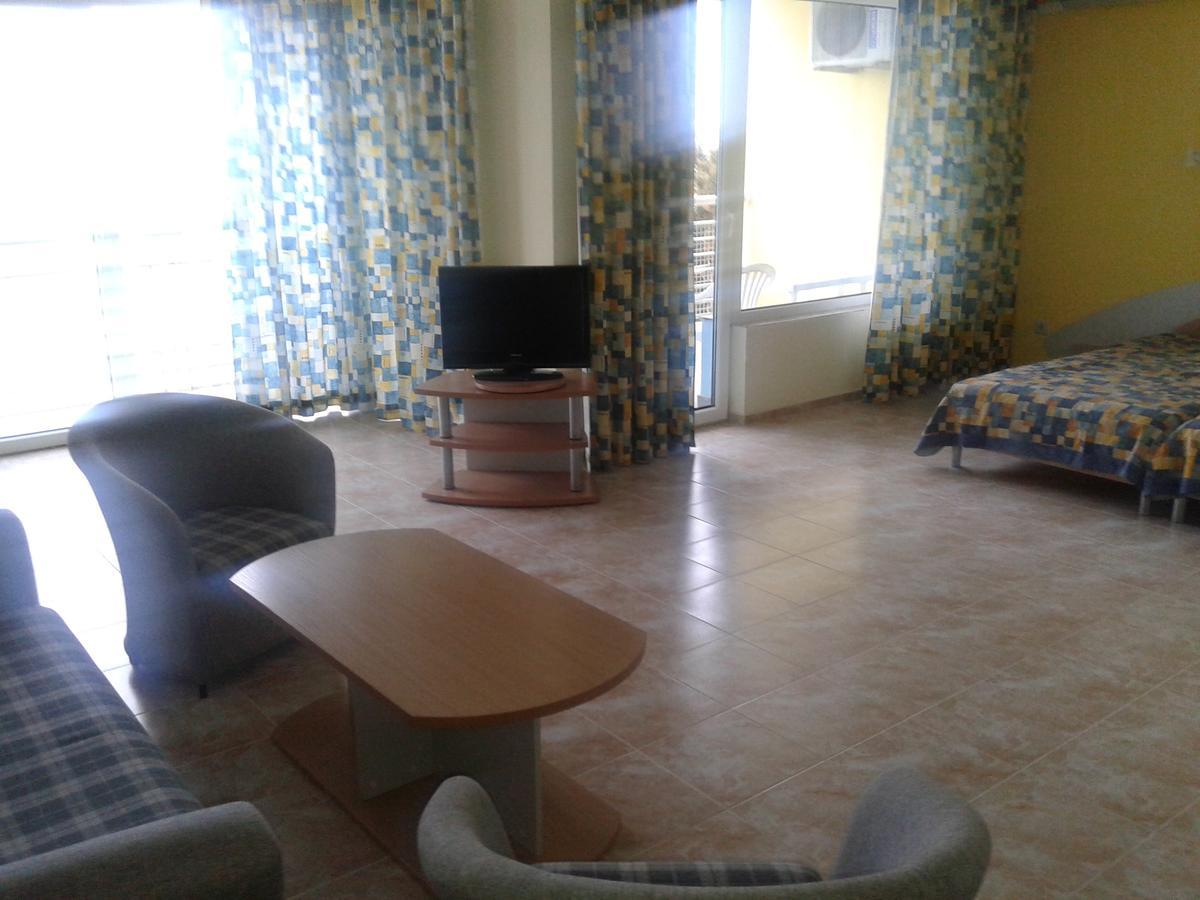 נסבר Hotel Perun מראה חיצוני תמונה