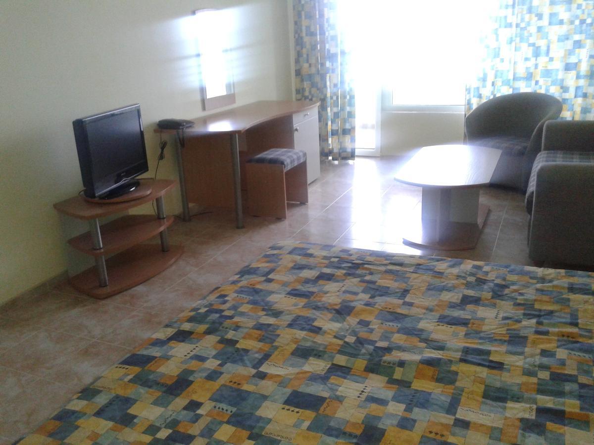 נסבר Hotel Perun מראה חיצוני תמונה